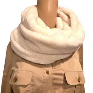 Calvin Klein Faux Fur Infinity Scarf Women's Cream Cowl Wrap Luxury Winter Cozy